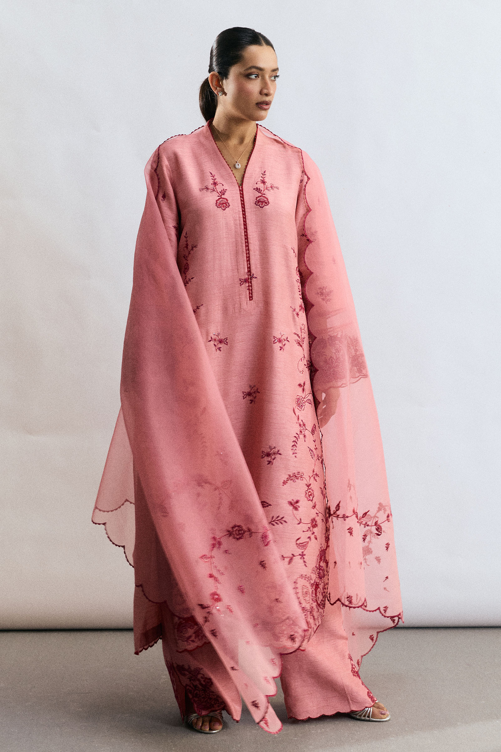 Zara Shahjahan Gulnaar, view 1