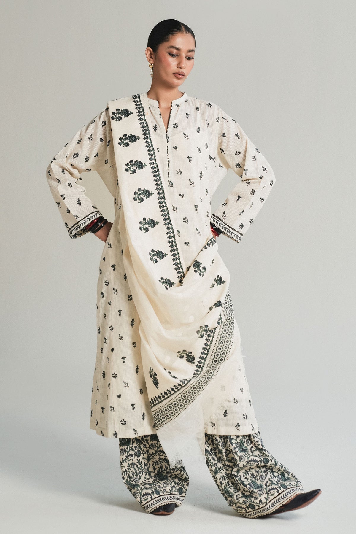 Zara Shahjahan ZR25H0926, view 1