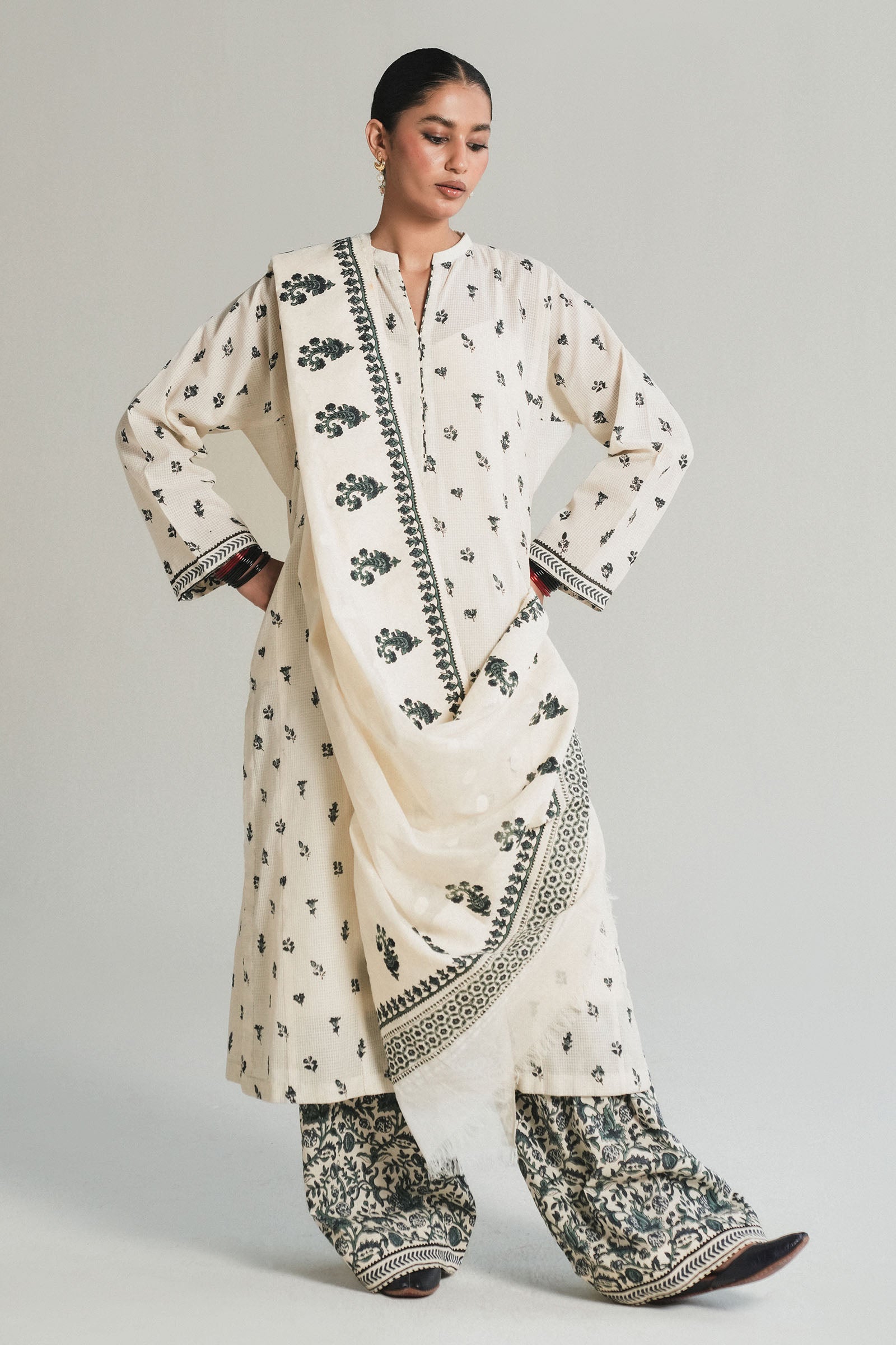 Zara Shahjahan ZR25H0926, view 1