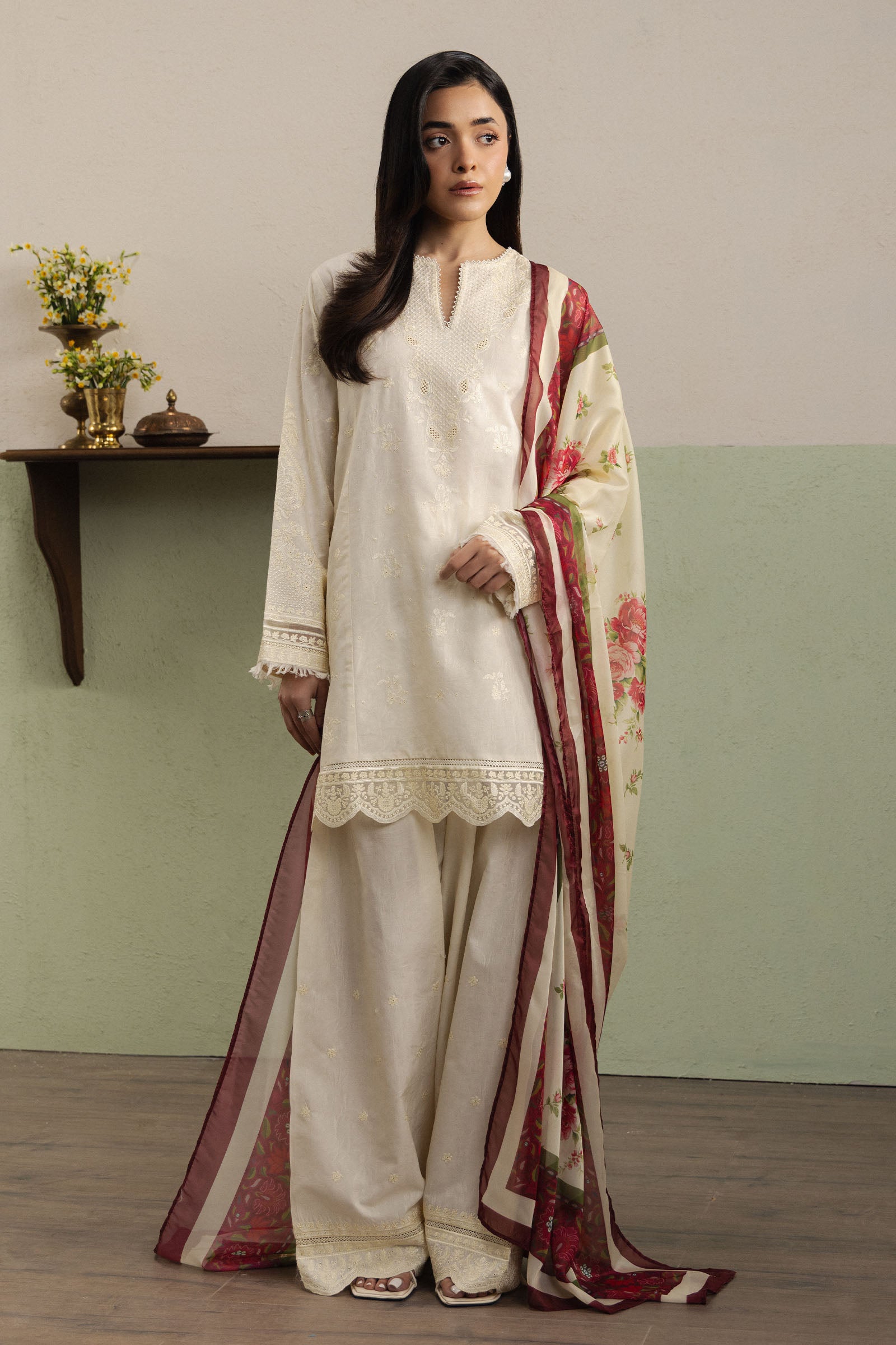 Zara Shahjahan Hoorain-A, view 1