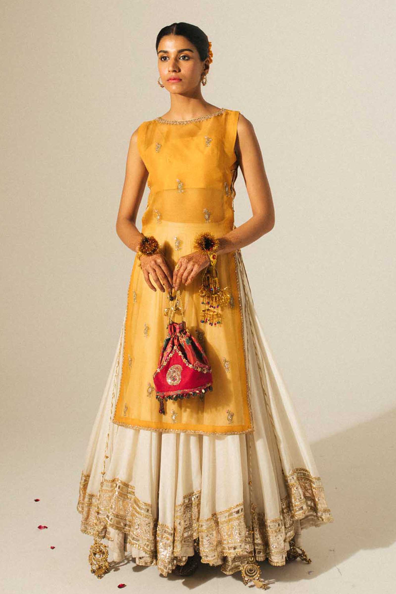 KINARI– Zara Shahjahan